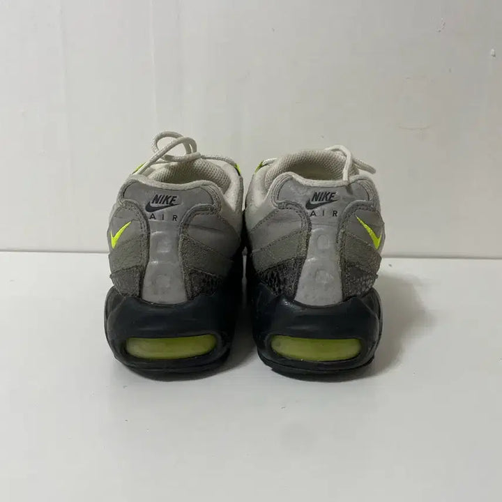 [SOLD OUT] 255 나이키 에어맥스95 OG 네온 운동화 정품
