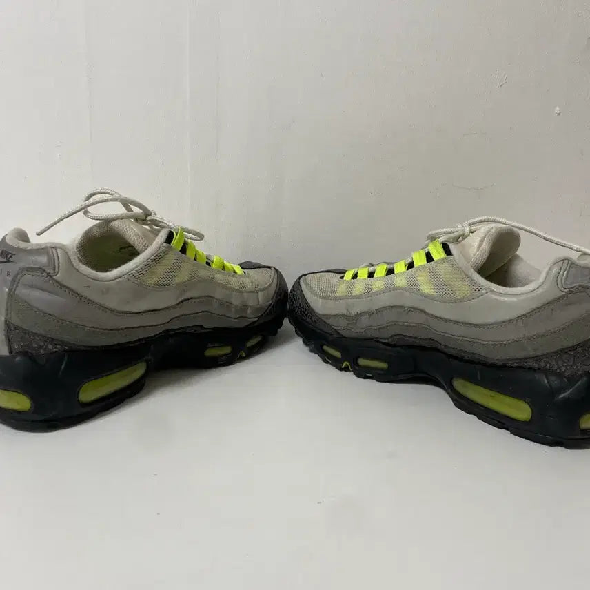 [SOLD OUT] 255 나이키 에어맥스95 OG 네온 운동화 정품