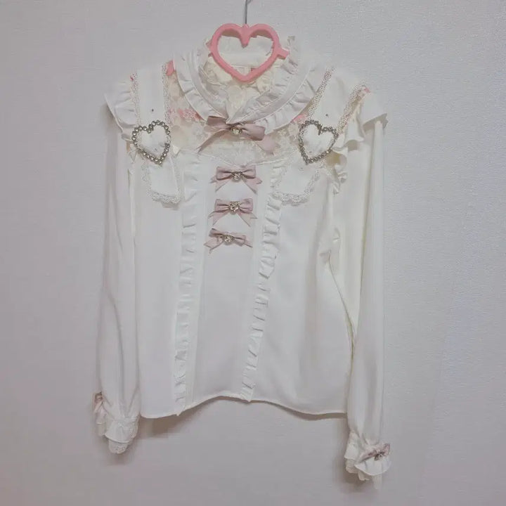 [BUNJANG] DearMyLove Heart Belt Choker Blouse / 정품) 디마럽 하트 벨트 초커 비주 블라우스