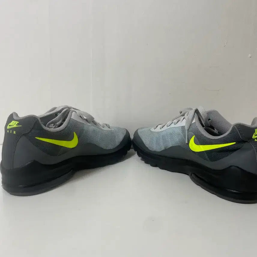 [SOLD OUT] 260 나이키 에어맥스 인비고 운동화 정품