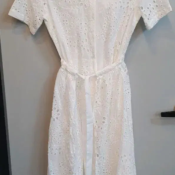 [SOLD OUT] 자라 화이트 아일렛 펀칭 셔츠 원피스 S 택채새옷