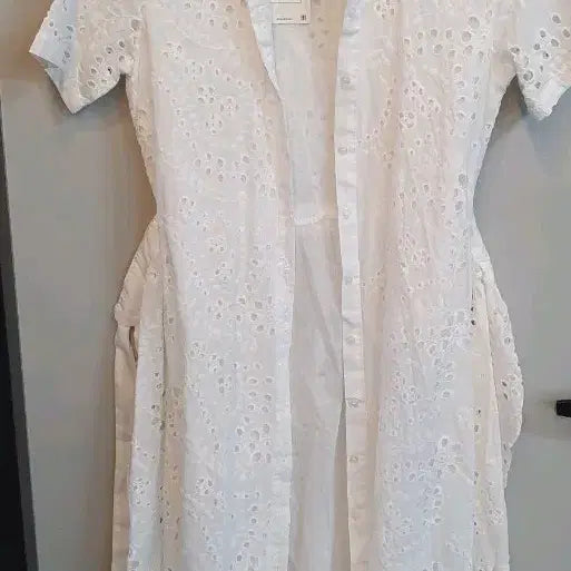 [SOLD OUT] 자라 화이트 아일렛 펀칭 셔츠 원피스 S 택채새옷