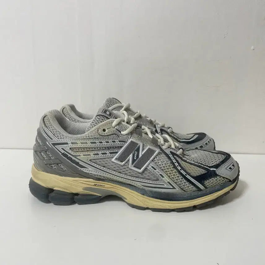 [SOLD OUT] 265 뉴발란스1906 x 디스이즈네버댓 운동화 정품