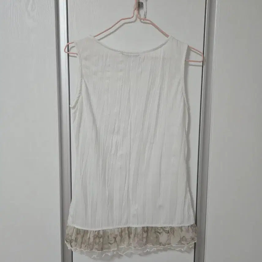 [BUNJANG] Vintage Hagumi White Frill Sleeveless Top / 일본 빈티지 모리걸 하구미 흰색 프릴 민소매