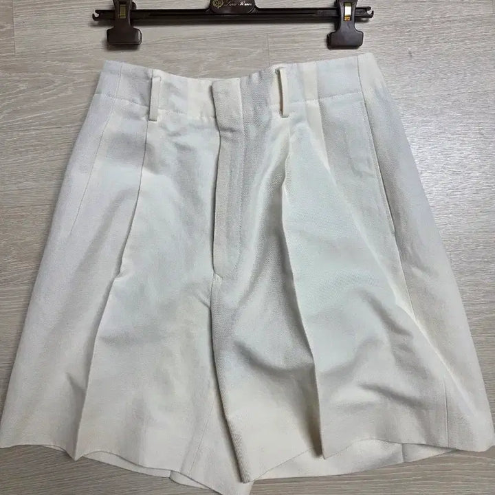 [SOLD OUT] 로로피아나 린넨 반바지