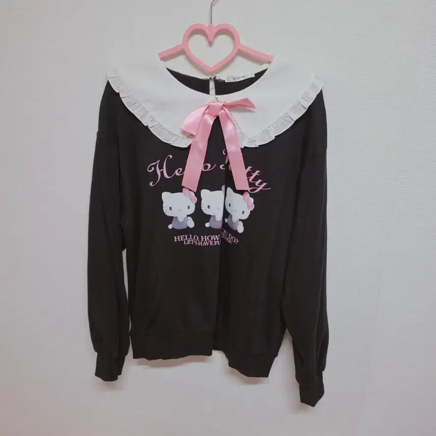 [BUNJANG] Hello Kitty Majority Sweatshirt / 정품) 마죠리티 헬로키티 맨투맨 티셔츠