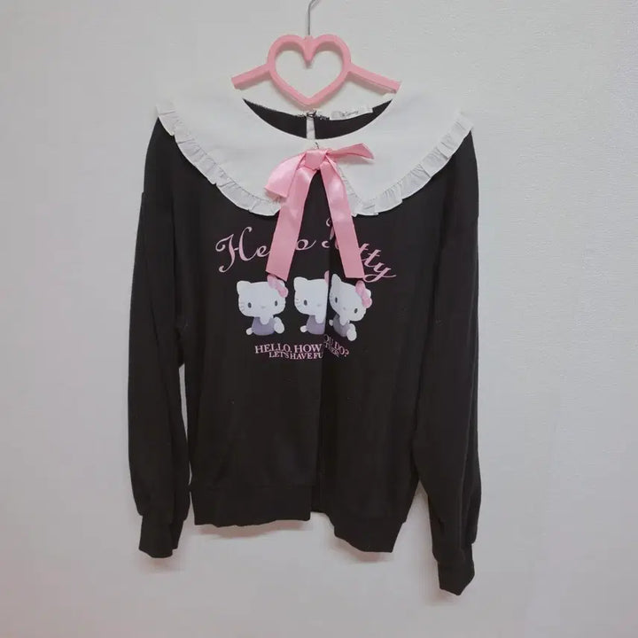 [BUNJANG] Hello Kitty Majority Sweatshirt / 정품) 마죠리티 헬로키티 맨투맨 티셔츠