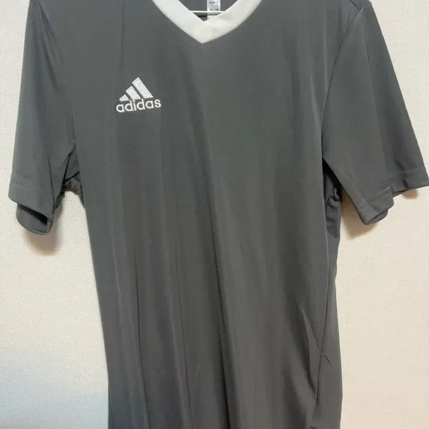 [BUNJANG] Adidas Gray Short Sleeve T-shirt Vintage / 아디다스 그레이 반팔 티셔츠 빈티지 운동복
