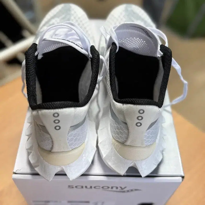 [SOLD OUT] 써코니 엔돌핀 프로4 250