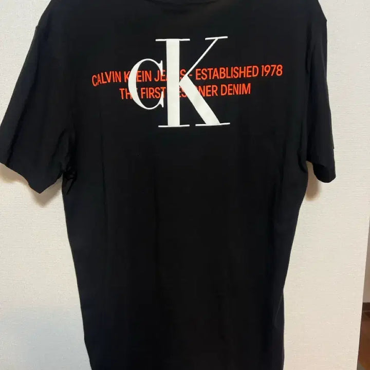 [SOLD OUT] 캘빈클라인 반팔 로고 블랙 화이트 주황 빈티지