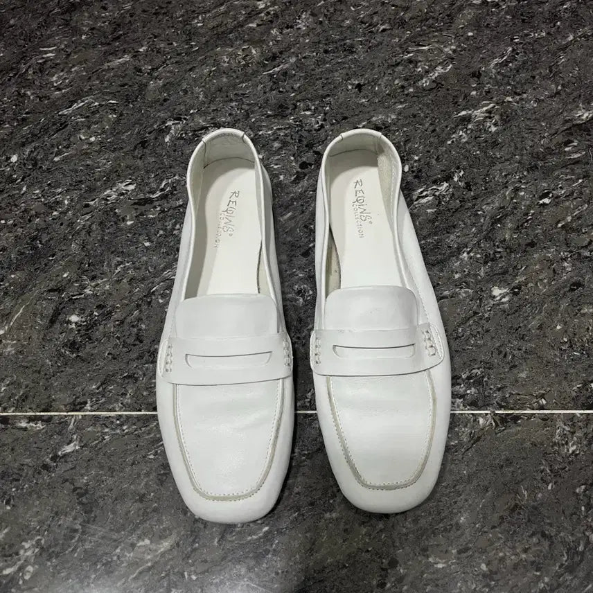 [SOLD OUT] 흐꺙 헤마 Hema 37 (Blanc Cuir)