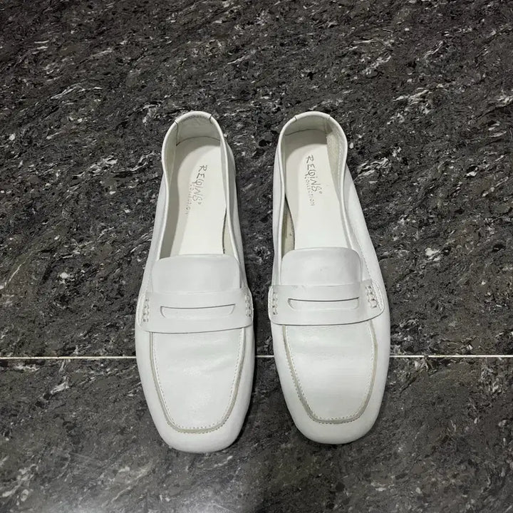[SOLD OUT] 흐꺙 헤마 Hema 37 (Blanc Cuir)