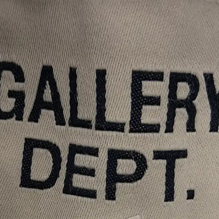 [SOLD OUT] GALLY DEPT 빈티지반바지 30