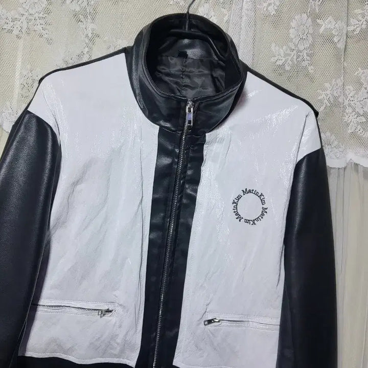 [SOLD OUT] 마뗑킴 Matin Kim 배색 레더 자켓
