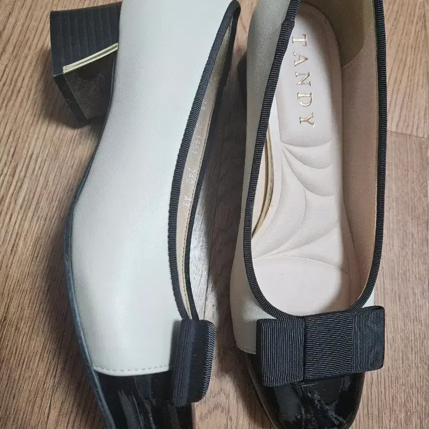 [SOLD OUT] 탠디 여성 구두 240
