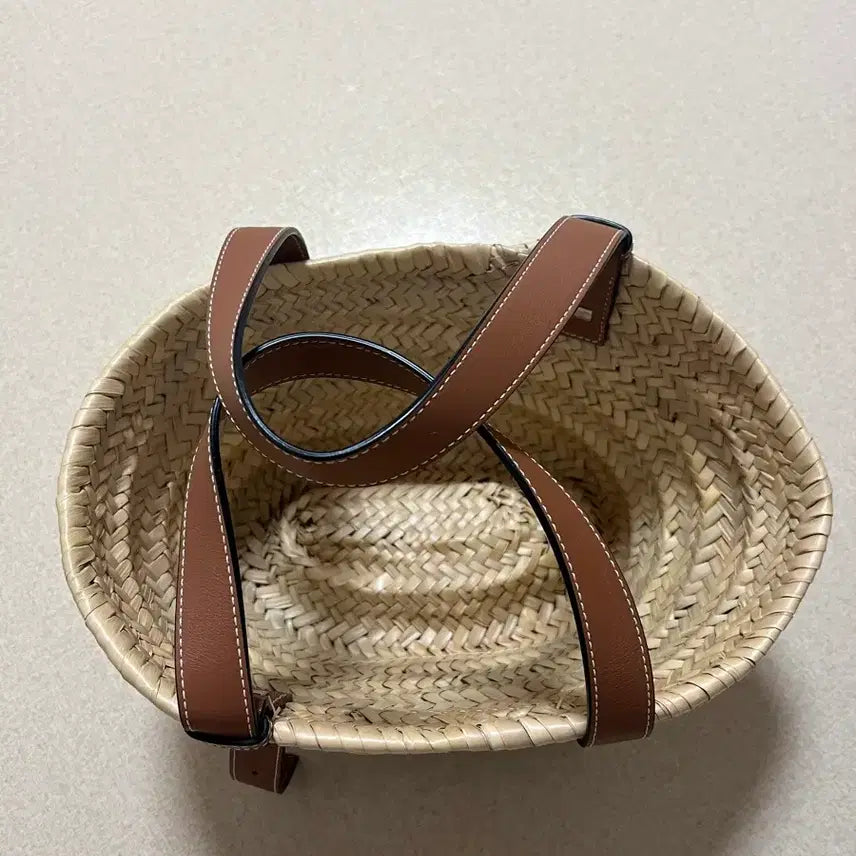 [SOLD OUT] (정품) 로에베 라피아백