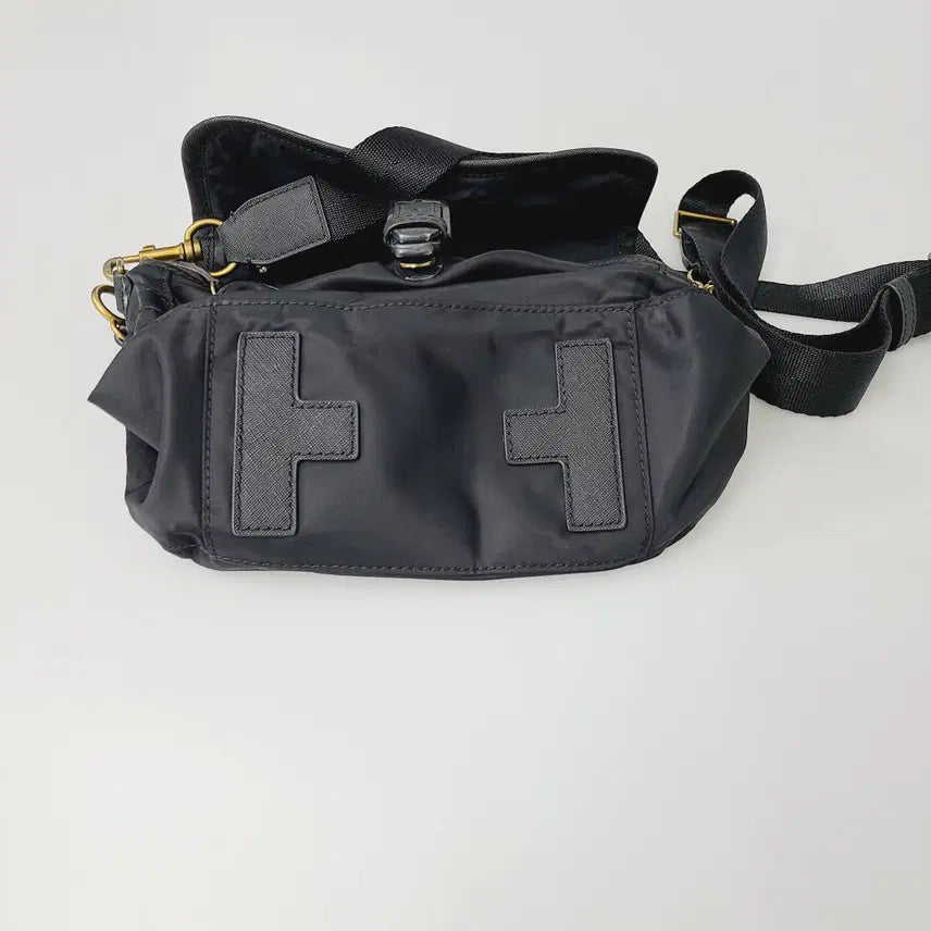 [BUNJANG] Tory Burch Scout Nylon Messenger Bag Crossbody / [정품] 토리버치 스카우트 나일론 메신저백 크로스백