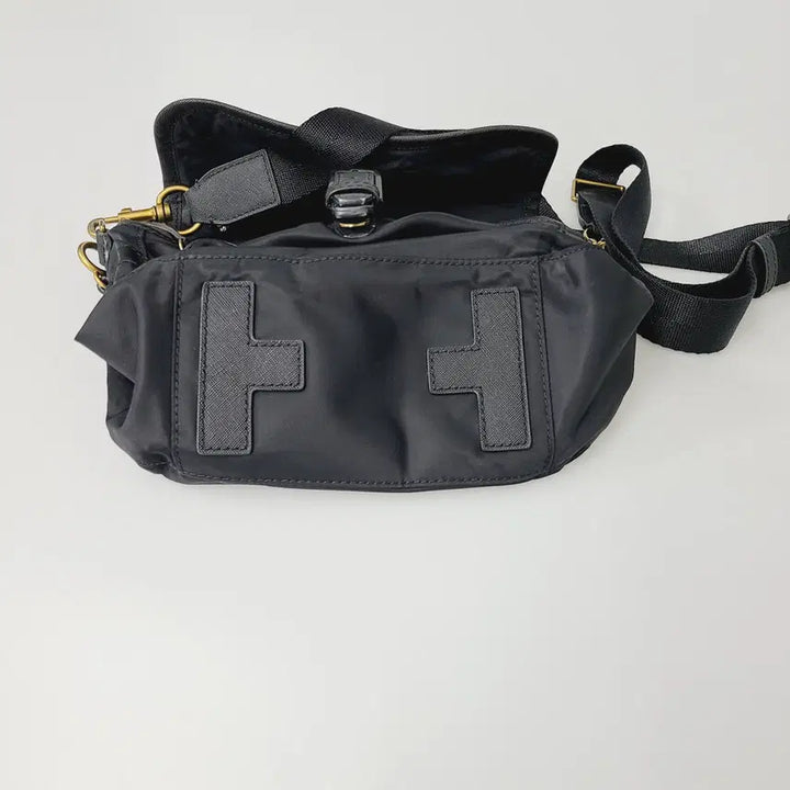 [BUNJANG] Tory Burch Scout Nylon Messenger Bag Crossbody / [정품] 토리버치 스카우트 나일론 메신저백 크로스백