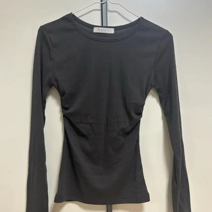 [BUNJANG] Avely Basic Long Sleeve T-shirt Charcoal / 에이블리 기본 긴팔티 먹색