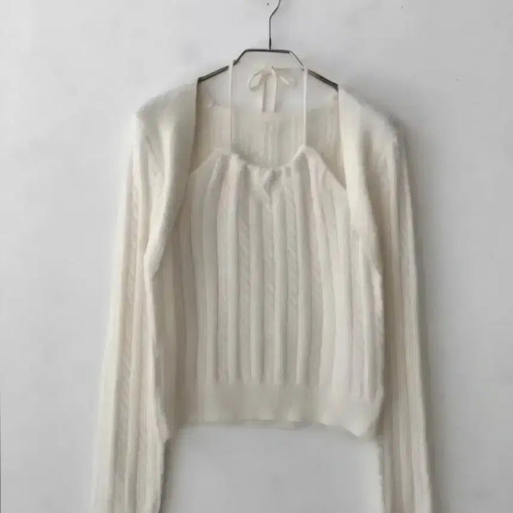 [BUNJANG] Kimahop Halter Knit Ivory / 김아홉 홀터니트 아이보리