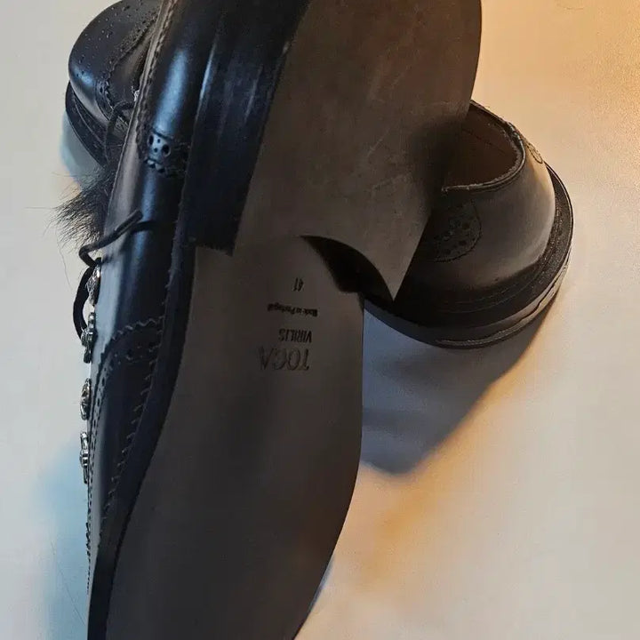 [BUNJANG] TOGA VIRILIS Fur Embellished Wingtip Shoes / TOGA VIRILIS 블랙 퍼 장식 윙팁 슈즈 41(새상품)