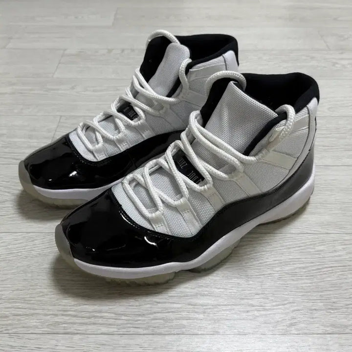 [BUNJANG] Nike Jordan 11 Concord 2018 Sneakers / 조던 11 콩코드 2018 270