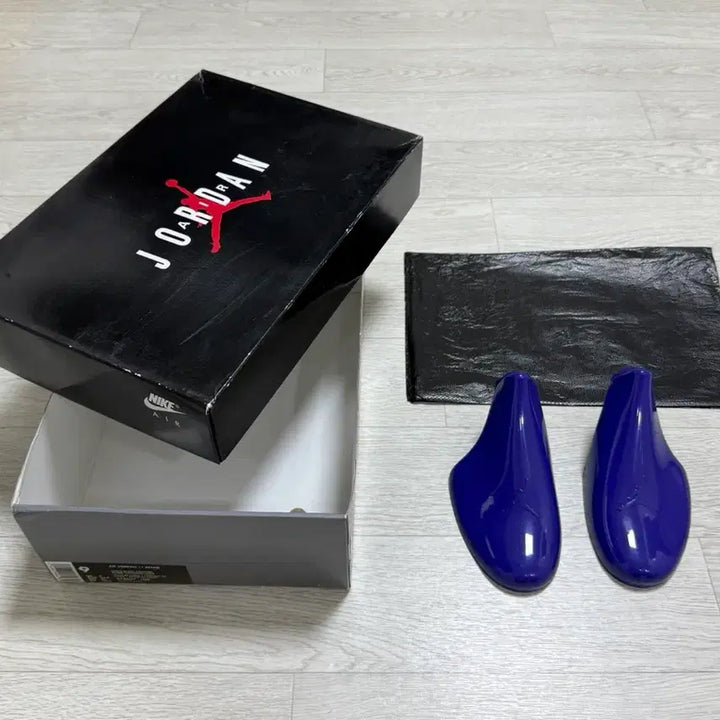 [BUNJANG] Nike Jordan 11 Concord 2018 Sneakers / 조던 11 콩코드 2018 270