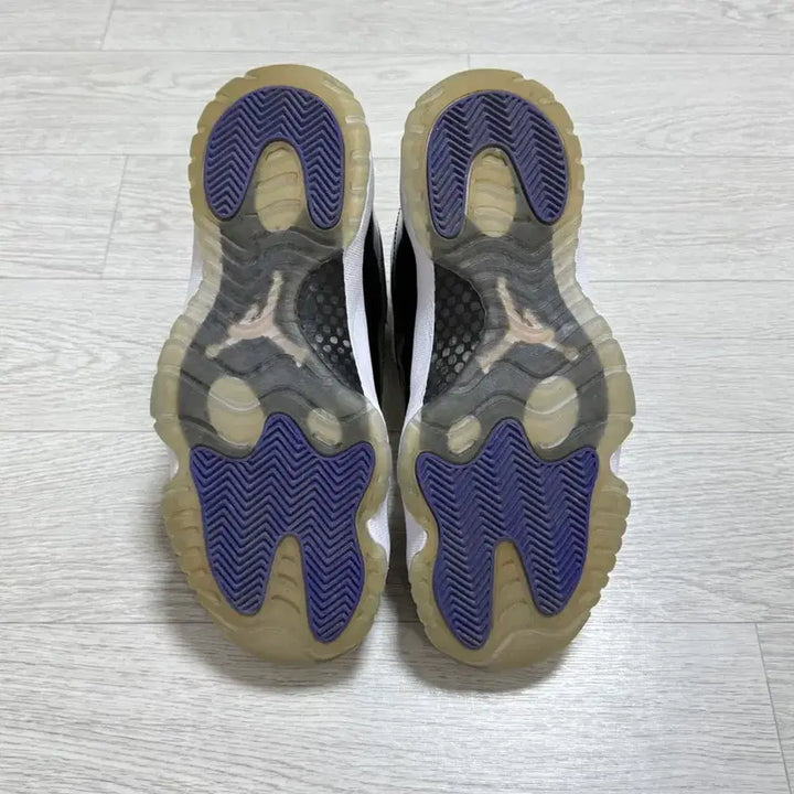 [BUNJANG] Nike Jordan 11 Concord 2018 Sneakers / 조던 11 콩코드 2018 270