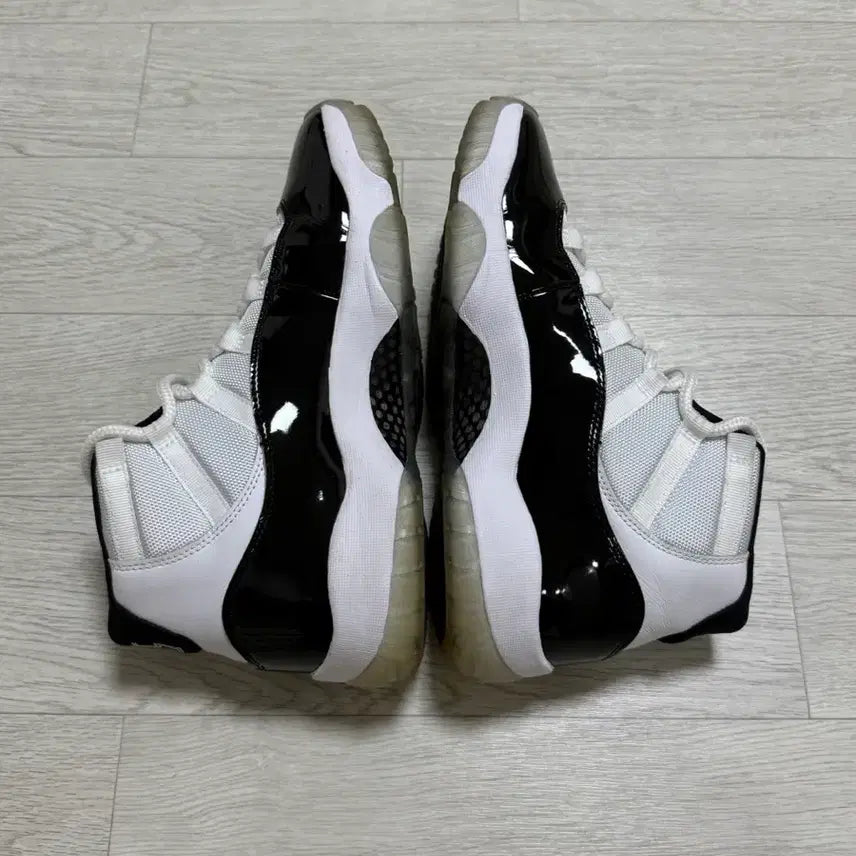 [BUNJANG] Nike Jordan 11 Concord 2018 Sneakers / 조던 11 콩코드 2018 270