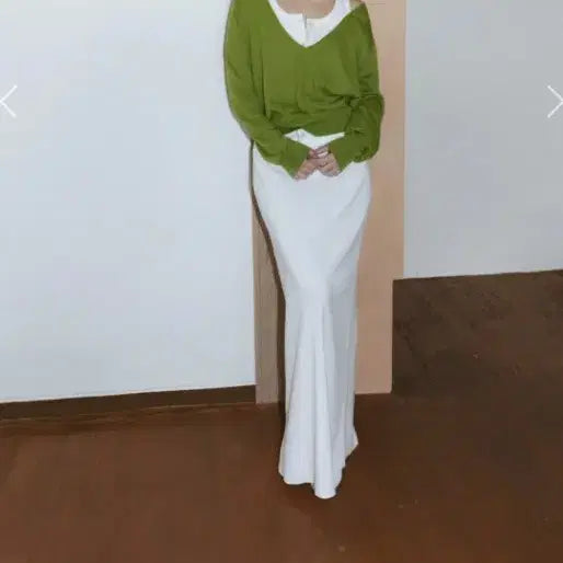 [BUNJANG] Monoha Deep V-Neck Knit Sweater / 모노하 딥브이넥 니트