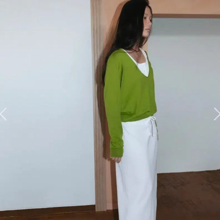 [BUNJANG] Monoha Deep V-Neck Knit Sweater / 모노하 딥브이넥 니트
