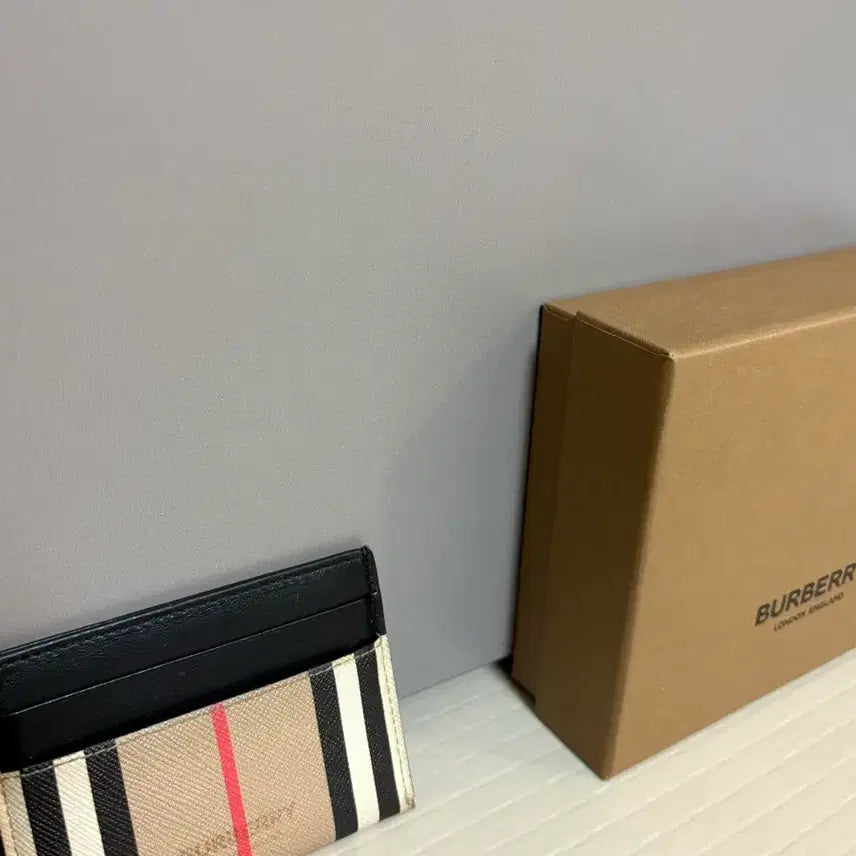 [SOLD OUT] 버버리 카드 지갑