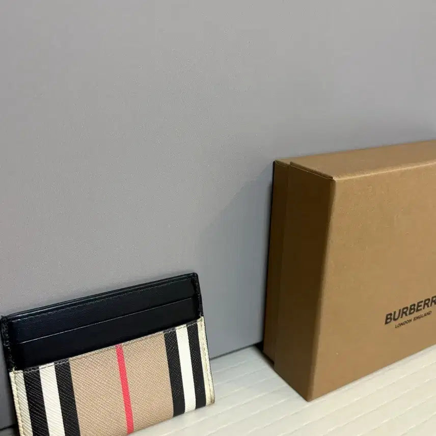 [SOLD OUT] 버버리 카드 지갑