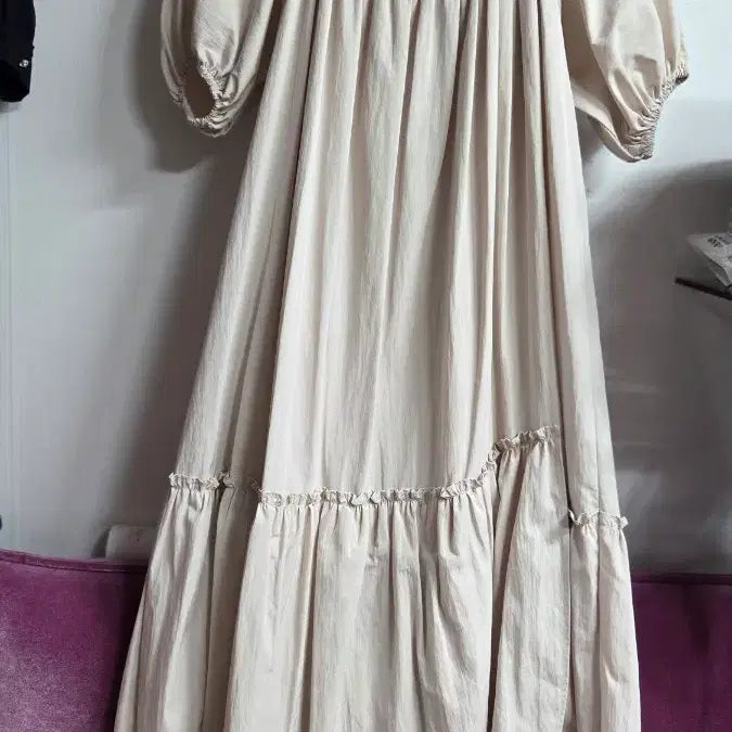 [SOLD OUT] 아이보리 셔링 롱 원피스