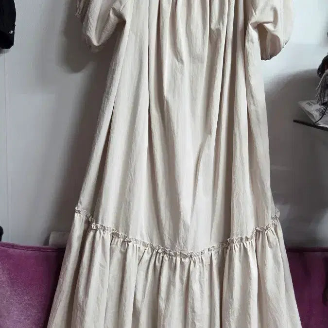 [SOLD OUT] 아이보리 셔링 롱 원피스