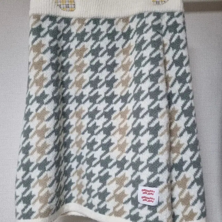 [BUNJANG] Ordinary Holiday Check Knit Skirt / 오디너리 홀리데이 체크 니트 스커트