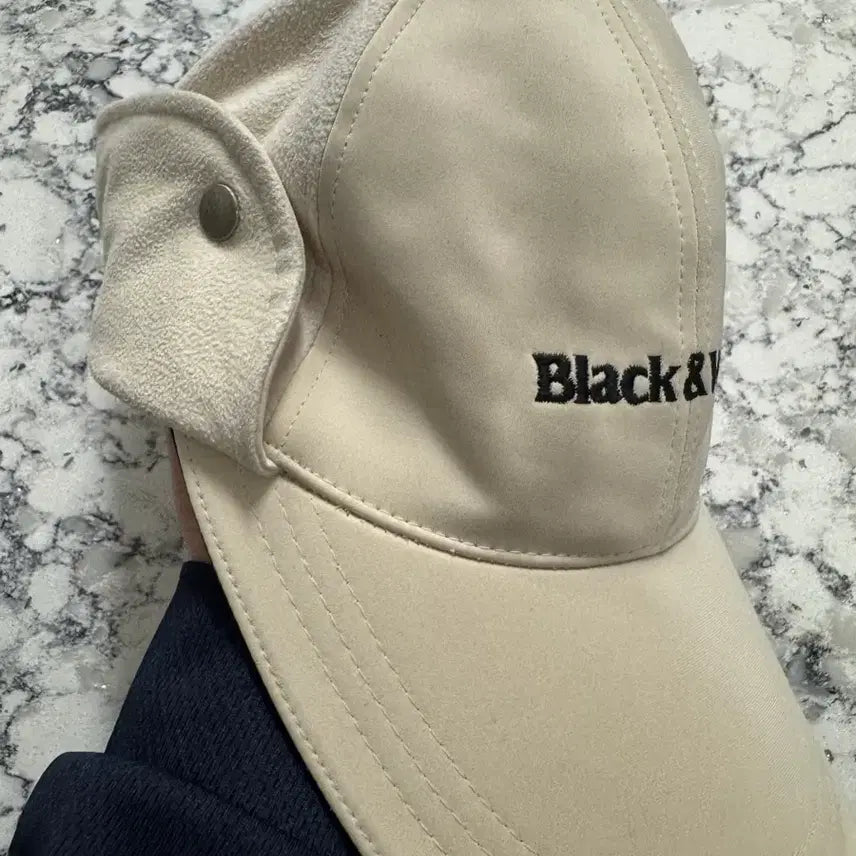 [BUNJANG] Black &amp; White Golfwear Beige Logo Cap / 블랙앤화이트 골프웨어 모자