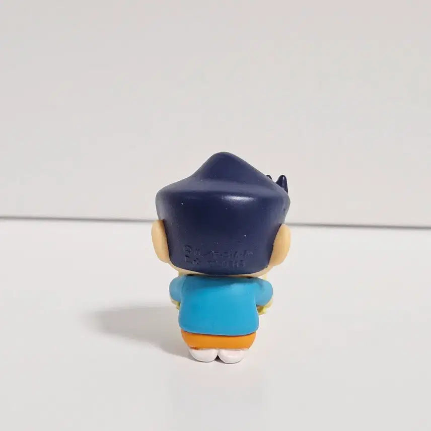 [SOLD OUT] 짱구는 못말려 철수 독서 가챠 피규어