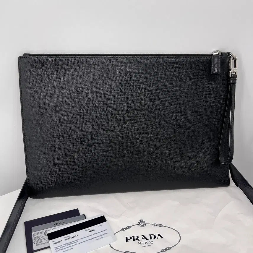 [BUNJANG] Prada Saffiano Triangle Logo Clutch Bag / [100%정품] 프라다 사피아노 삼각로고 클러치백 블랙 (2NH001)