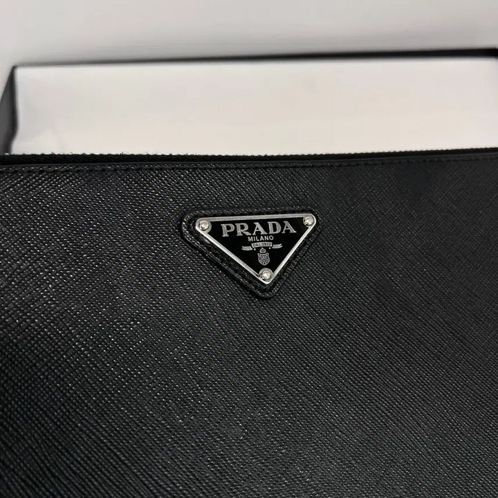 [BUNJANG] Prada Saffiano Triangle Logo Clutch Bag / [100%정품] 프라다 사피아노 삼각로고 클러치백 블랙 (2NH001)
