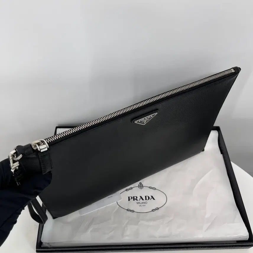 [BUNJANG] Prada Saffiano Triangle Logo Clutch Bag / [100%정품] 프라다 사피아노 삼각로고 클러치백 블랙 (2NH001)