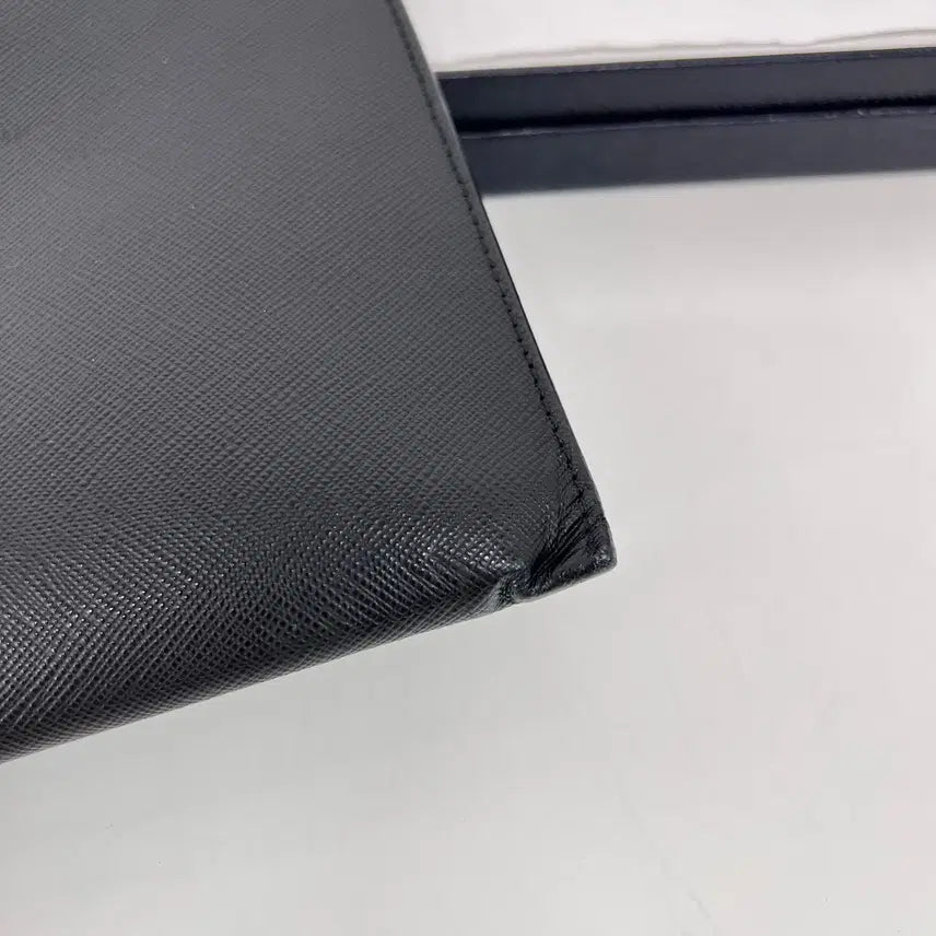 [BUNJANG] Prada Saffiano Triangle Logo Clutch Bag / [100%정품] 프라다 사피아노 삼각로고 클러치백 블랙 (2NH001)