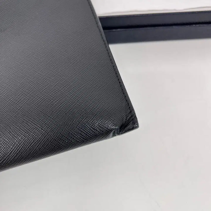 [BUNJANG] Prada Saffiano Triangle Logo Clutch Bag / [100%정품] 프라다 사피아노 삼각로고 클러치백 블랙 (2NH001)