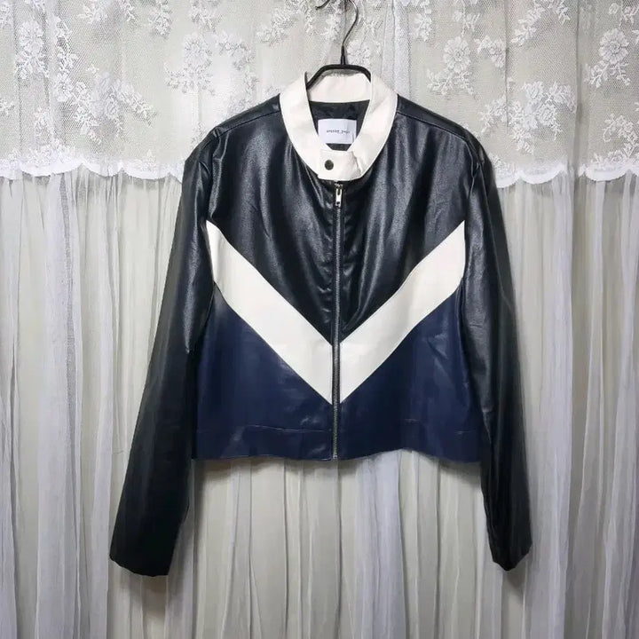 [BUNJANG] Crunky Youth Color Block Crop Leather Jacket / 크렁키유스 crunky_youth 배색 크롭 레더 자켓