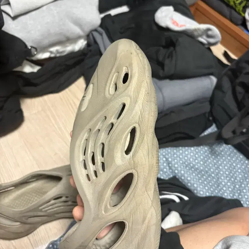 [BUNJANG] Adidas Yeezy Foam Runner 275 Shoes / 아디다스 이지폼 러너 275 판매
