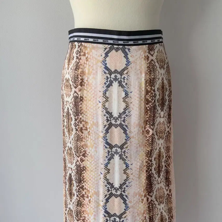 [SOLD OUT] 26 maje 마쥬 패턴 밴딩 스커트