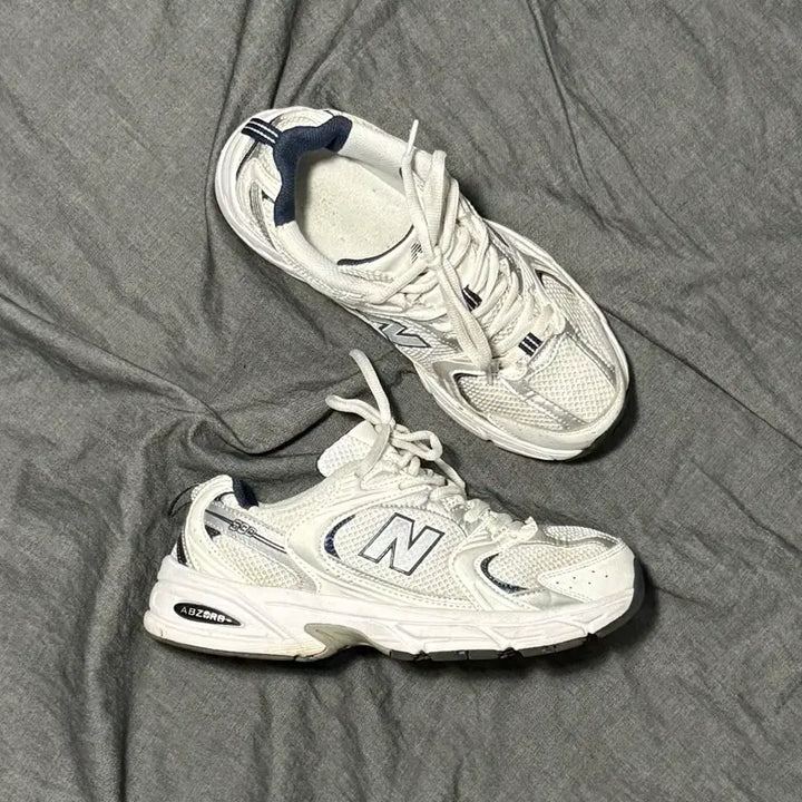 [SOLD OUT] New Balance MR530SG Sz 6(240)