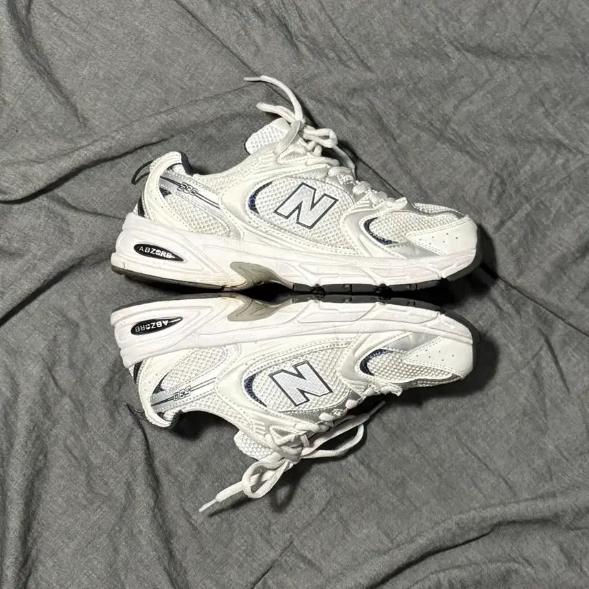 [SOLD OUT] New Balance MR530SG Sz 6(240)