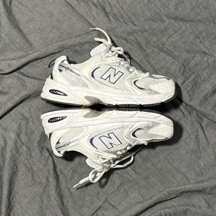 [SOLD OUT] New Balance MR530SG Sz 6(240)