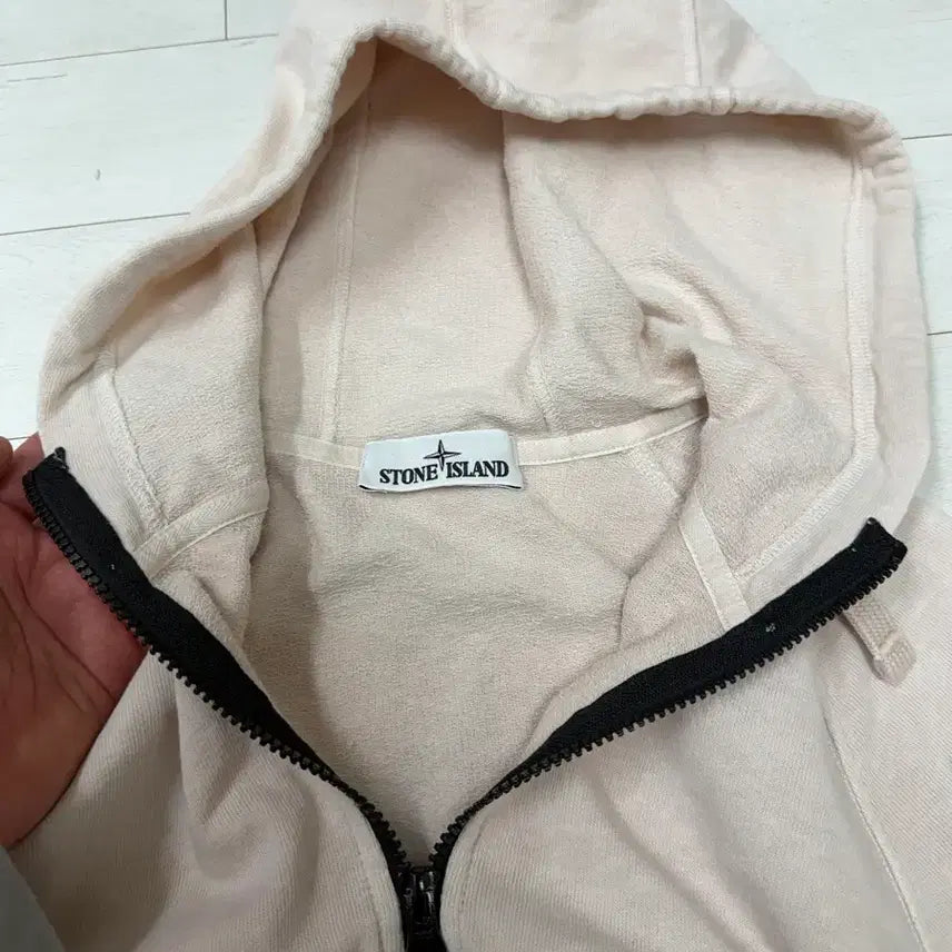 [BUNJANG] Stone Island Hooded Zip-Up L Size / 스톤아일랜드 후드 집업 L 사이즈  상태 8.0/10  연한 살구색 느낌